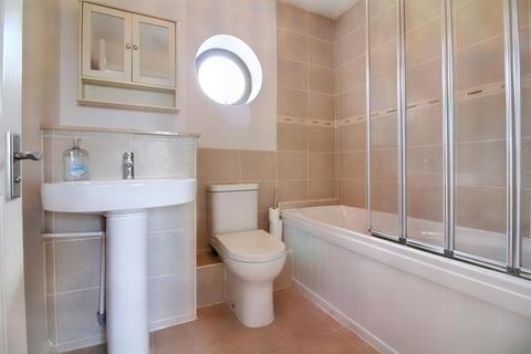 1 bedroom flat for sale - Pavers Court, Aylesbury