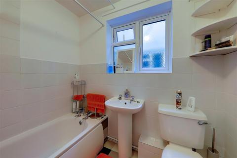 1 bedroom flat for sale - Wallace Court, Worthing BN11