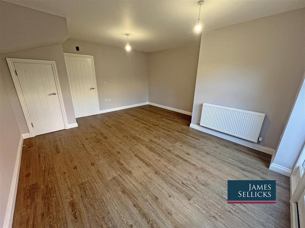 Open plan sitting / dining room
