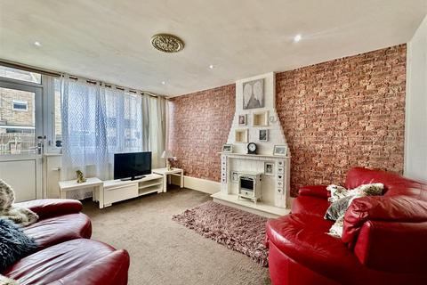 3 bedroom townhouse for sale, Stubbs Road, Leicester LE4