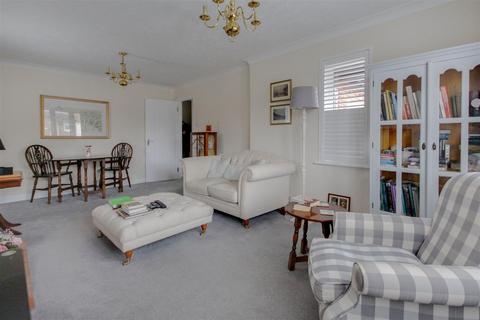 32 Austral Way, Althorne, Chelmsford, CM3 6UP
