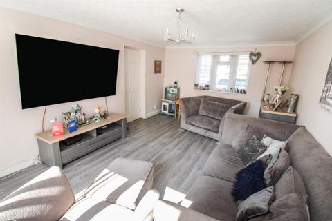 4 bedroom semi-detached house for sale - Breedon Close, Corby NN18