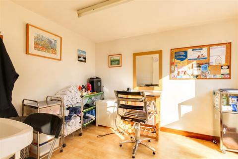 102 Maple Way, Burnham-on-crouch, CM0 8TS