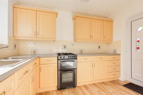 102 Maple Way, Burnham-on-crouch, CM0 8TS