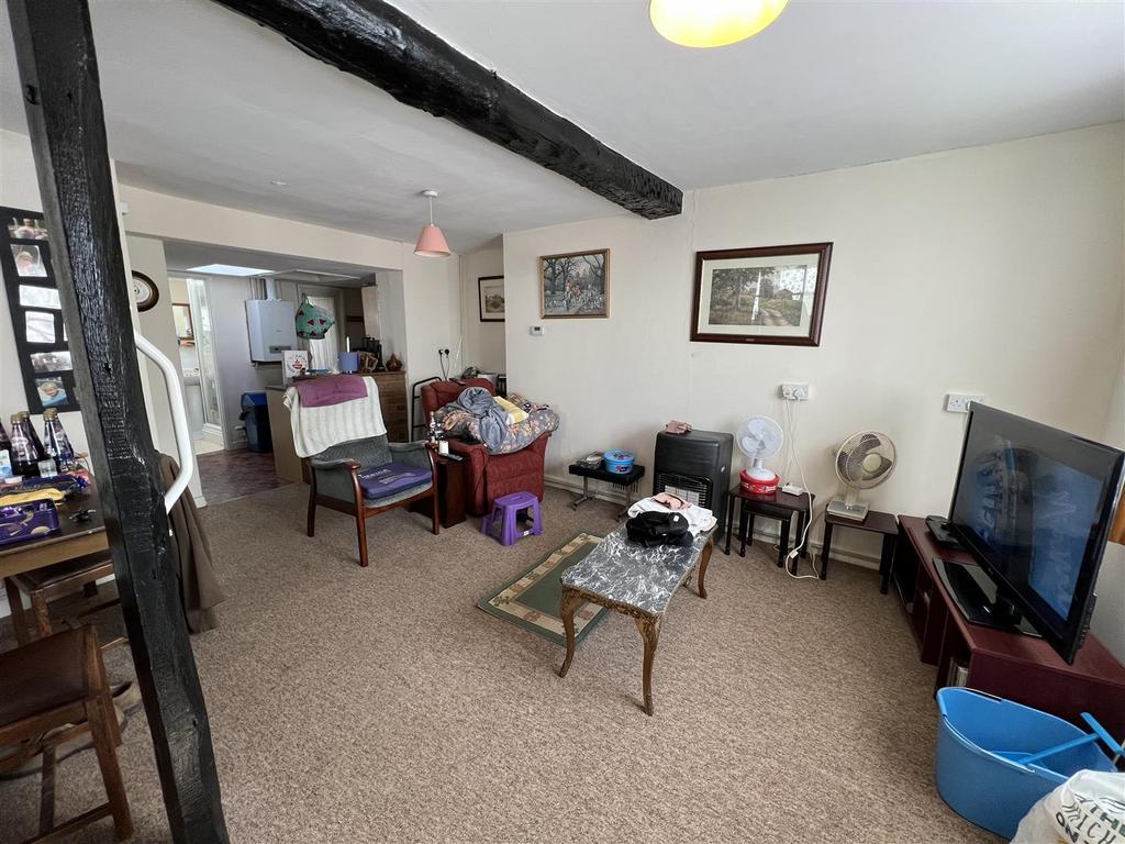 Lounge/Dining Room
