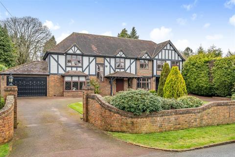 6 bedroom detached house for sale - The Chase, Kingswood