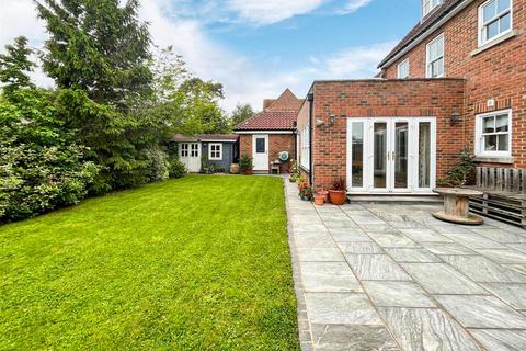 5 bedroom detached house for sale, Vicarage Court, Southminster