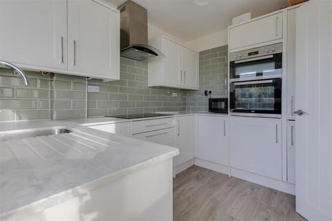 11 Ember Way, Burnham-on-crouch, CM0 8TJ