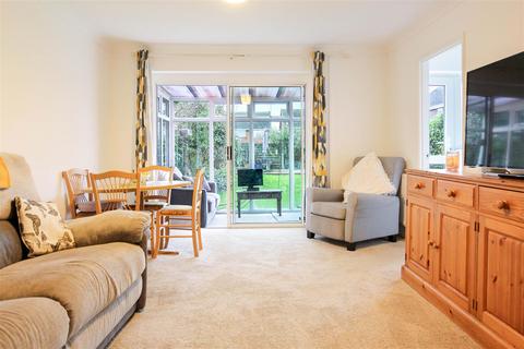 11 Ember Way, Burnham-on-crouch, CM0 8TJ