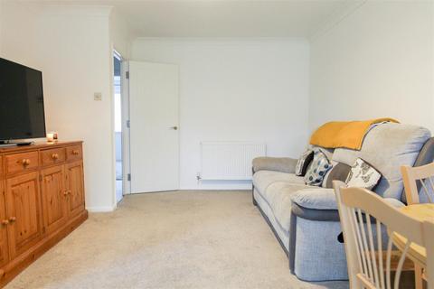 11 Ember Way, Burnham-on-crouch, CM0 8TJ