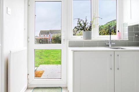 11 Ember Way, Burnham-on-crouch, CM0 8TJ