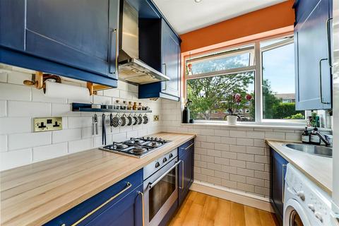 33a Woodland Road, Chingford, London, E4 7ET