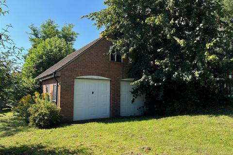 4 bedroom detached bungalow for sale, Castle Grounds, Devizes