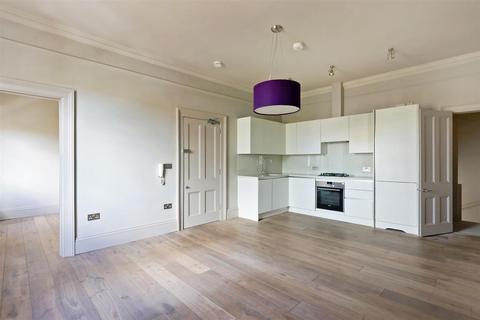 2 bedroom flat for sale - Oriel Road, Cheltenham GL50 1XN