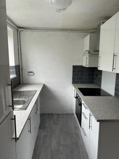 2 bedroom flat to rent, 18 St Michaels RiseFlat 3Okehampton CrescentWellingKent