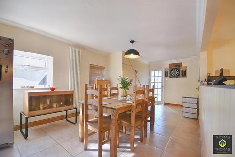 3 bedroom end of terrace house for sale, Dimore Close, Hardwicke