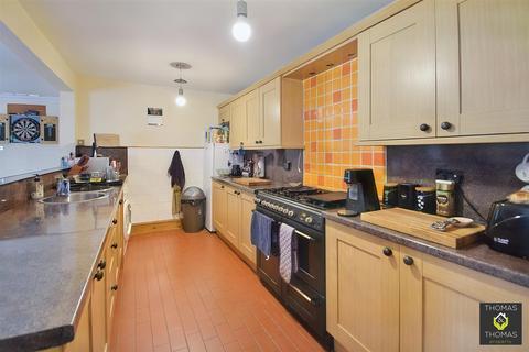 3 bedroom end of terrace house for sale, Dimore Close, Hardwicke