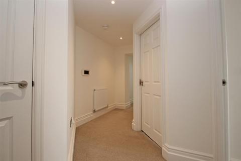 2 bedroom apartment for sale, Main Road, Havenstreet,
