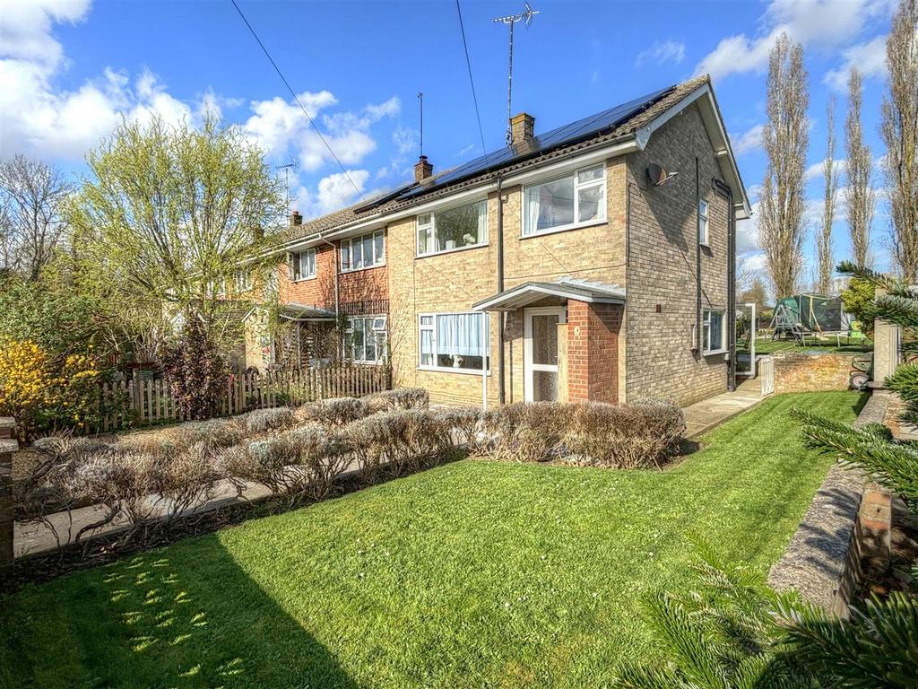 St. Felix Rise, Flixton, Bungay 3 bed end of terrace house for sale £