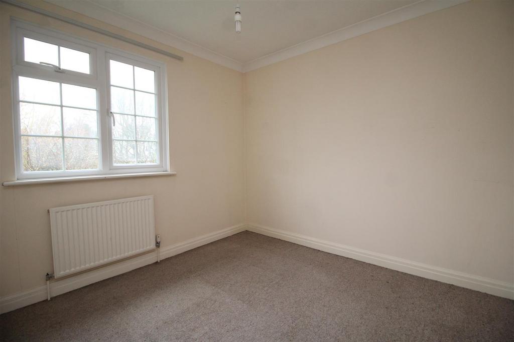 Bedroom 4 .JPG