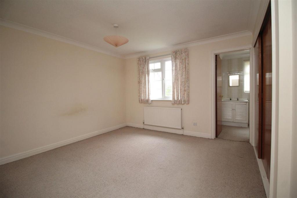 Bedroom 1 .JPG