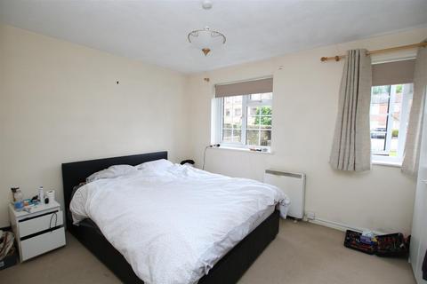 1 bedroom flat to rent, Abbotsbury Court, Horsham