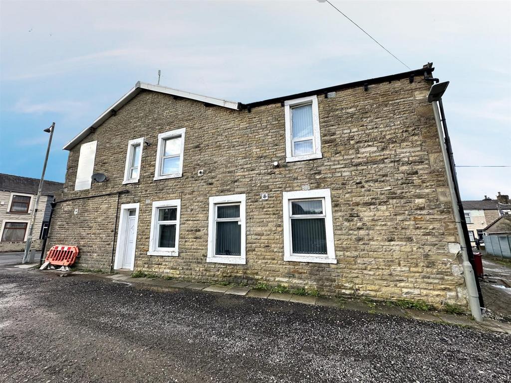 Rosegrove Lane, Burnley BB12 3 bed house for sale £140,000