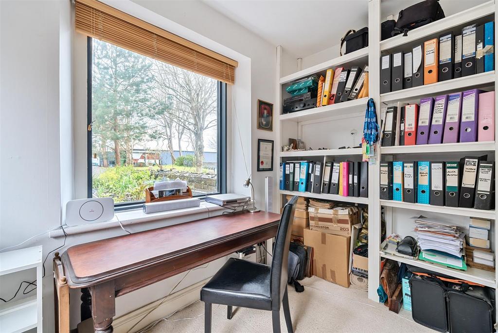 Office/Bedroom 6