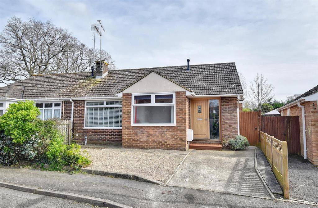 Limes Close, Tenterden 3 bed semidetached bungalow for sale £395,000