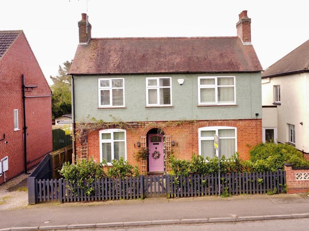 Braybrooke Road, Desborough 3 bed detached house £289,950