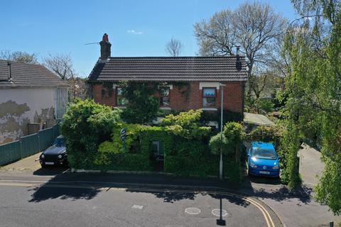 4 bedroom detached house for sale, Cromwell Road, Parkstone, Poole, BH12