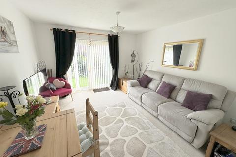 2 bedroom semi-detached house for sale - Vallis Close, Baiter Park , Poole, BH15