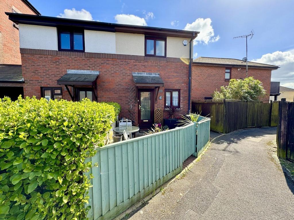 Vallis Close, Baiter Park, Poole, BH15 2 bed semidetached house for
