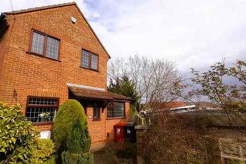 2 bedroom detached house for sale - Almons Way, Slough SL2