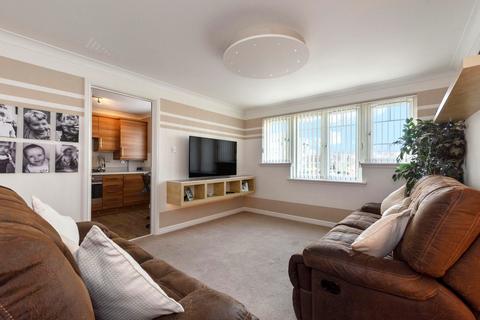 2 bedroom flat for sale - Simpson Square, Perth, PH1