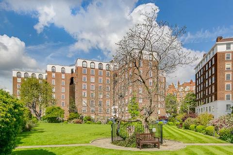 4 bedroom flat for sale, North End House, Fitzjames Avenue, London, W14