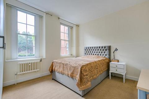 4 bedroom flat for sale, North End House, Fitzjames Avenue, London, W14