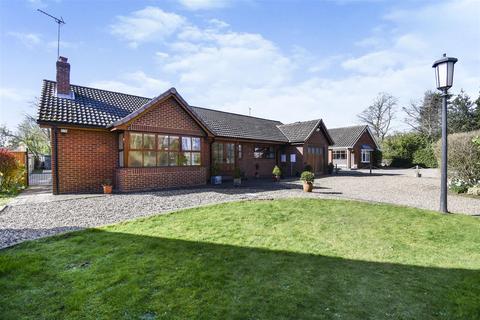 3 bedroom detached bungalow for sale - Beverley Road, Anlaby, Hull