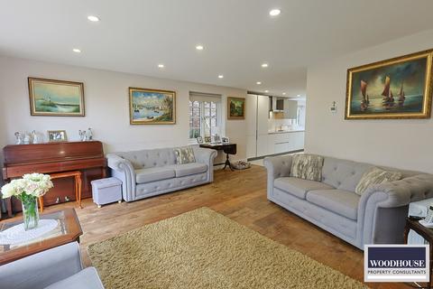 3 bedroom detached house for sale - Doverfield, Goffs Oak EN7