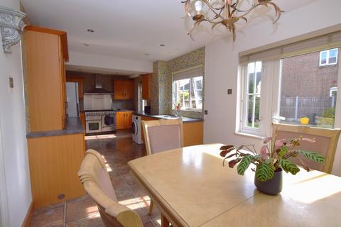 4 bedroom semi-detached house for sale, Needham Close, Billericay, CM11