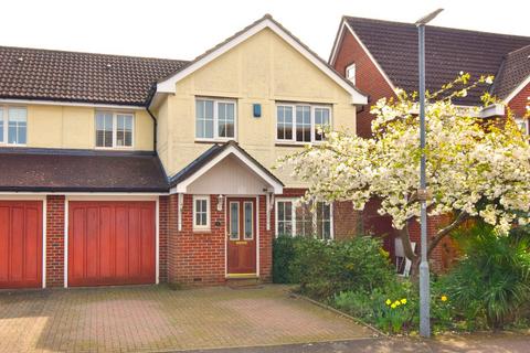 4 bedroom semi-detached house for sale, Needham Close, Billericay, CM11