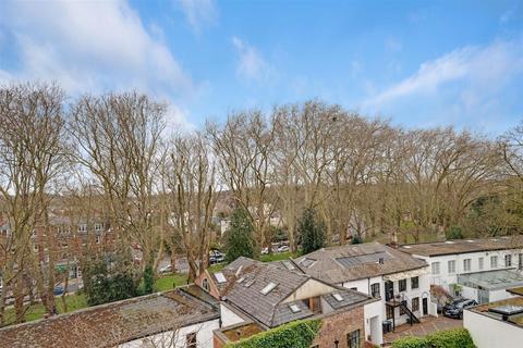2 bedroom property for sale, South Hill Park, London