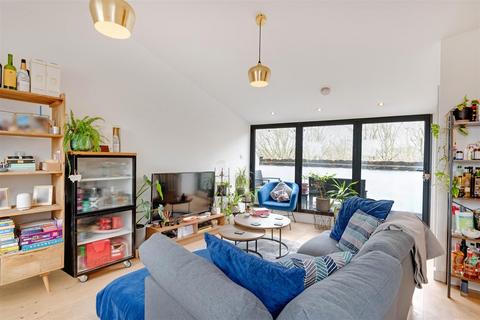 2 bedroom property for sale - South Hill Park, London