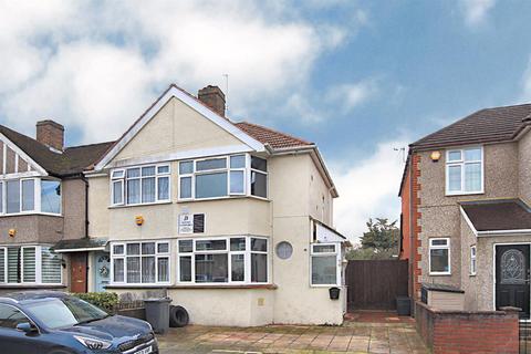 2 bedroom semi-detached house for sale, Saxon Avenue, Feltham TW13