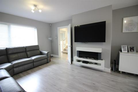 2 bedroom end of terrace house for sale - East Park, Old Harlow CM17