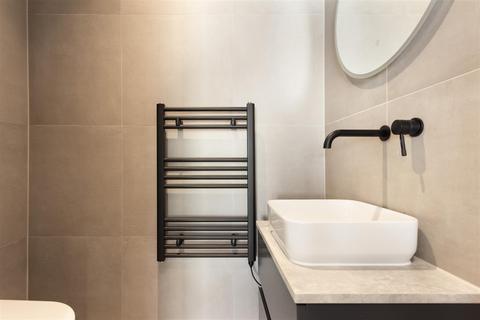 40 Park Place, London, W5 5NQ