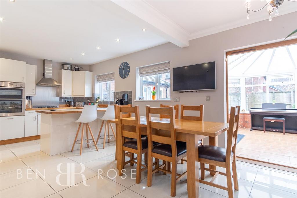 Kitchen/Dining/Conservatory