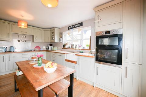 4 bedroom semi-detached house for sale - St. Johns Road, Wallingford OX10