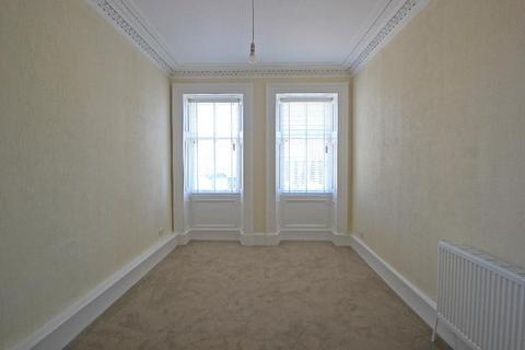 2 bedroom flat to rent - Heath Avenue, Lenzie