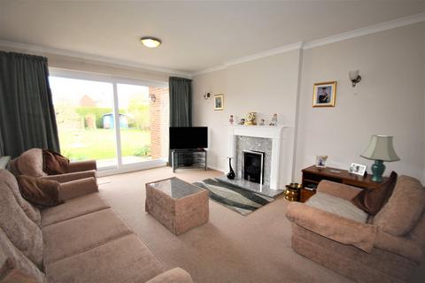 5 Crossfield Way, Kirby Cross, Frinton-on-sea, CO13 0LL